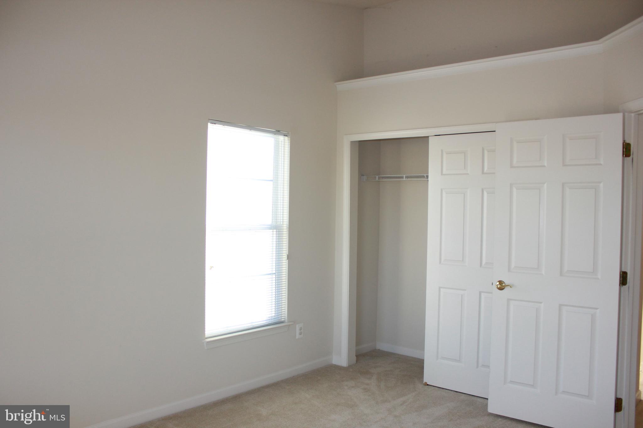 LOUDOUN VALLEY ESTATES - Residential Lease