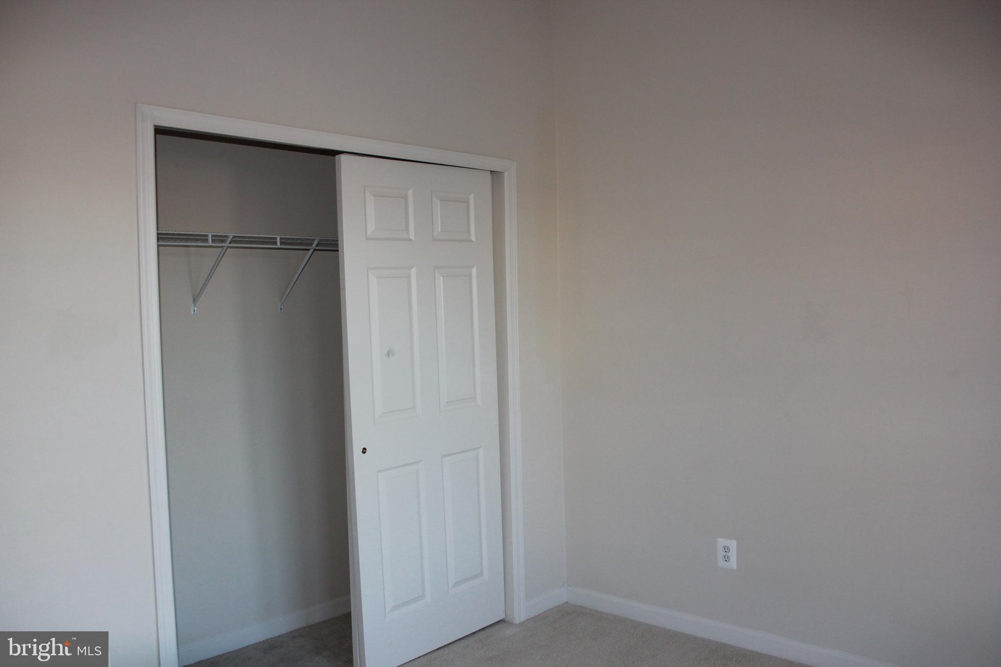 LOUDOUN VALLEY ESTATES - Residential Lease