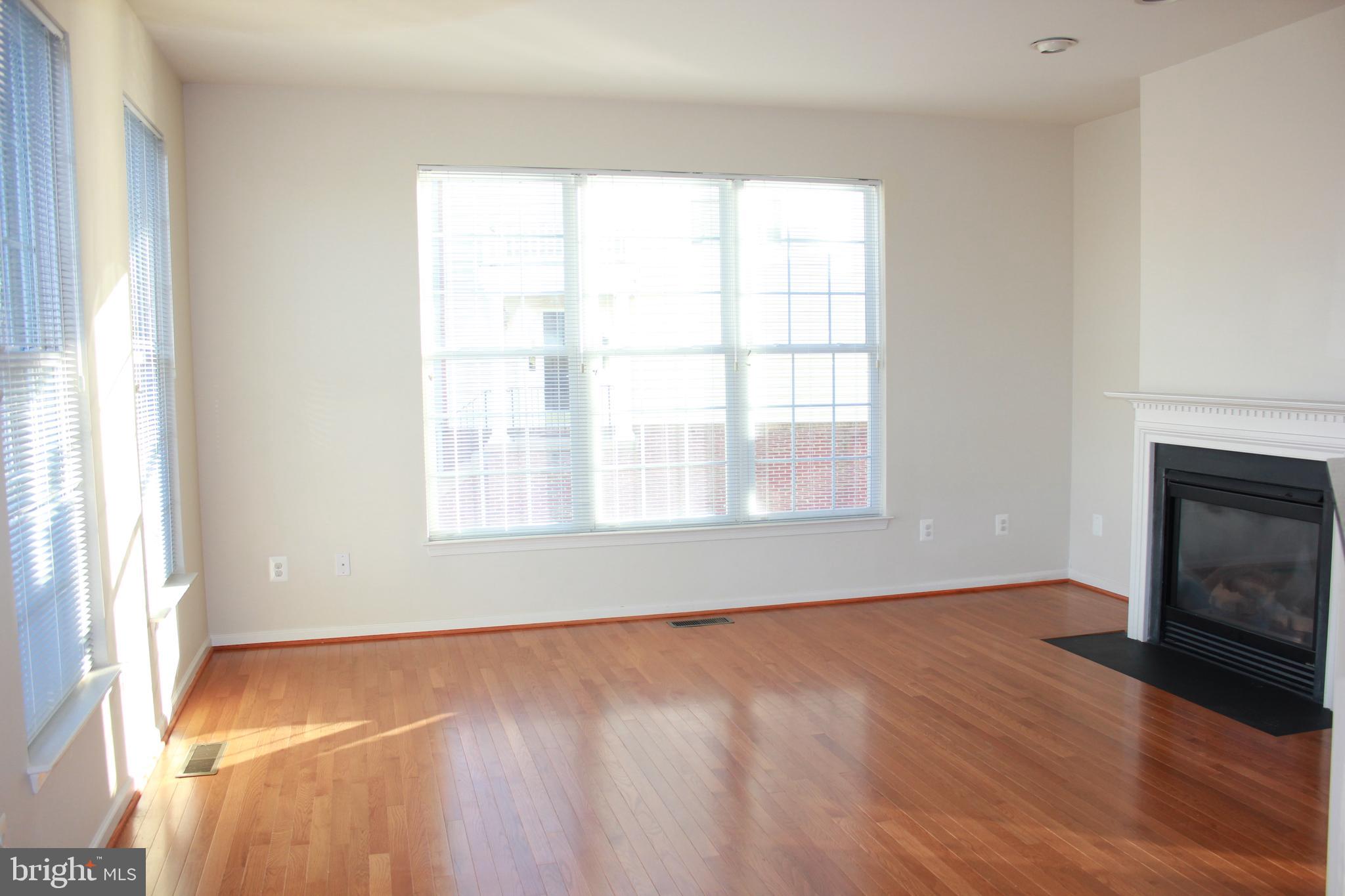 LOUDOUN VALLEY ESTATES - Residential Lease