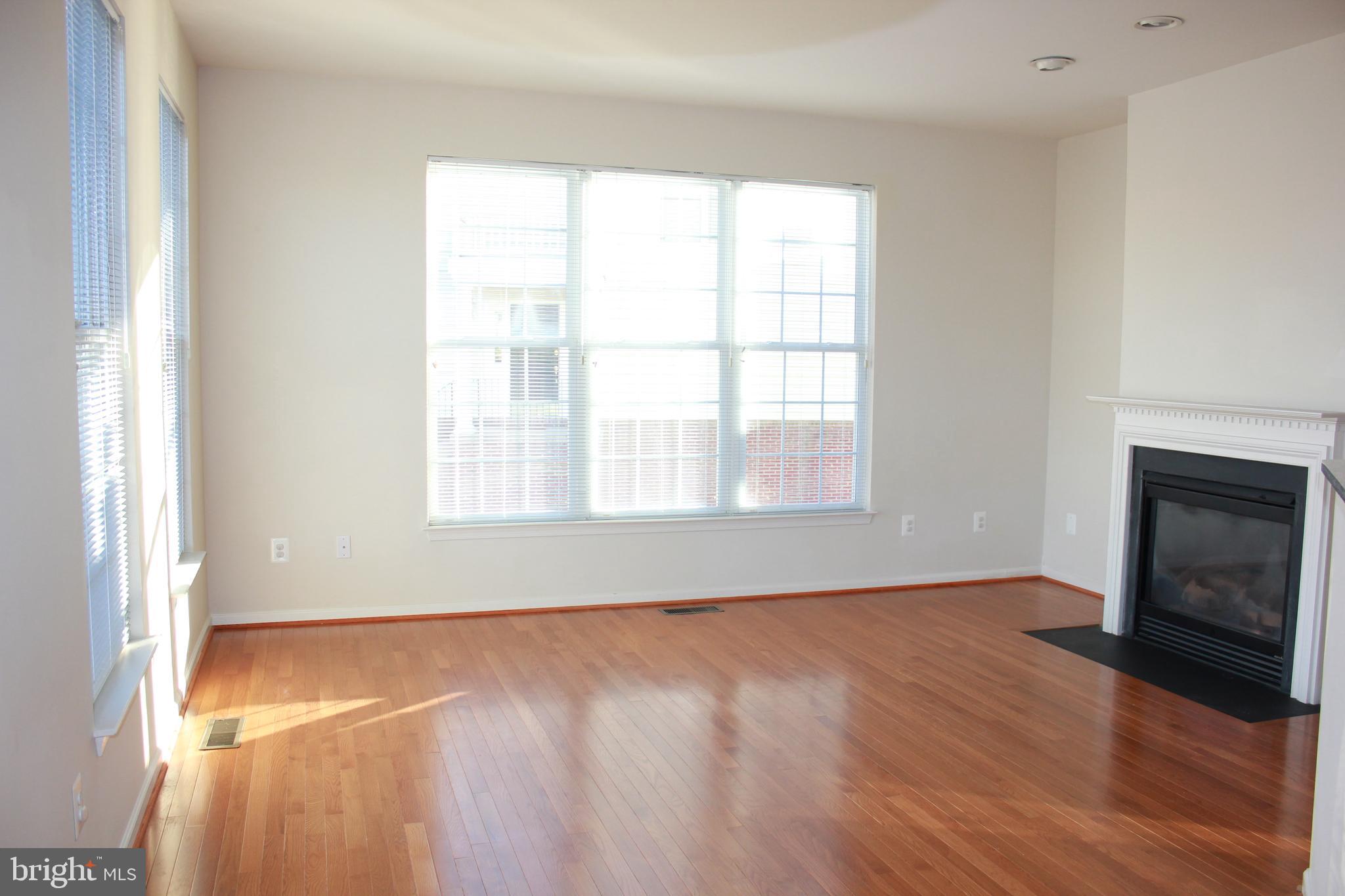 LOUDOUN VALLEY ESTATES - Residential Lease