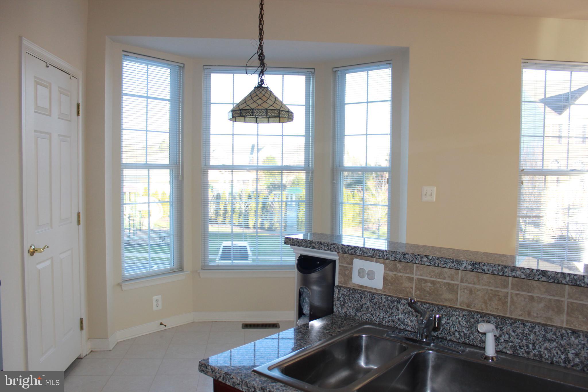 LOUDOUN VALLEY ESTATES - Residential Lease