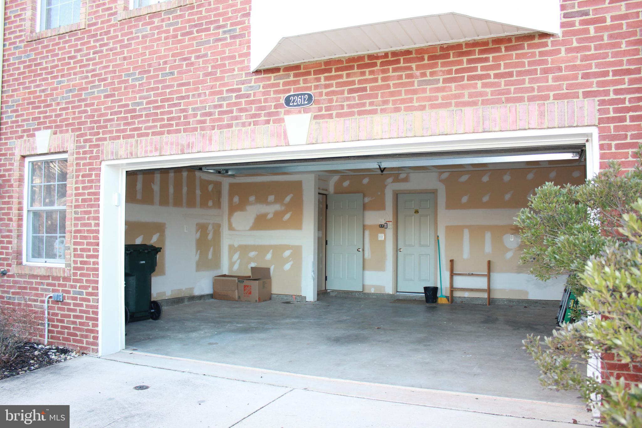 LOUDOUN VALLEY ESTATES - Residential Lease