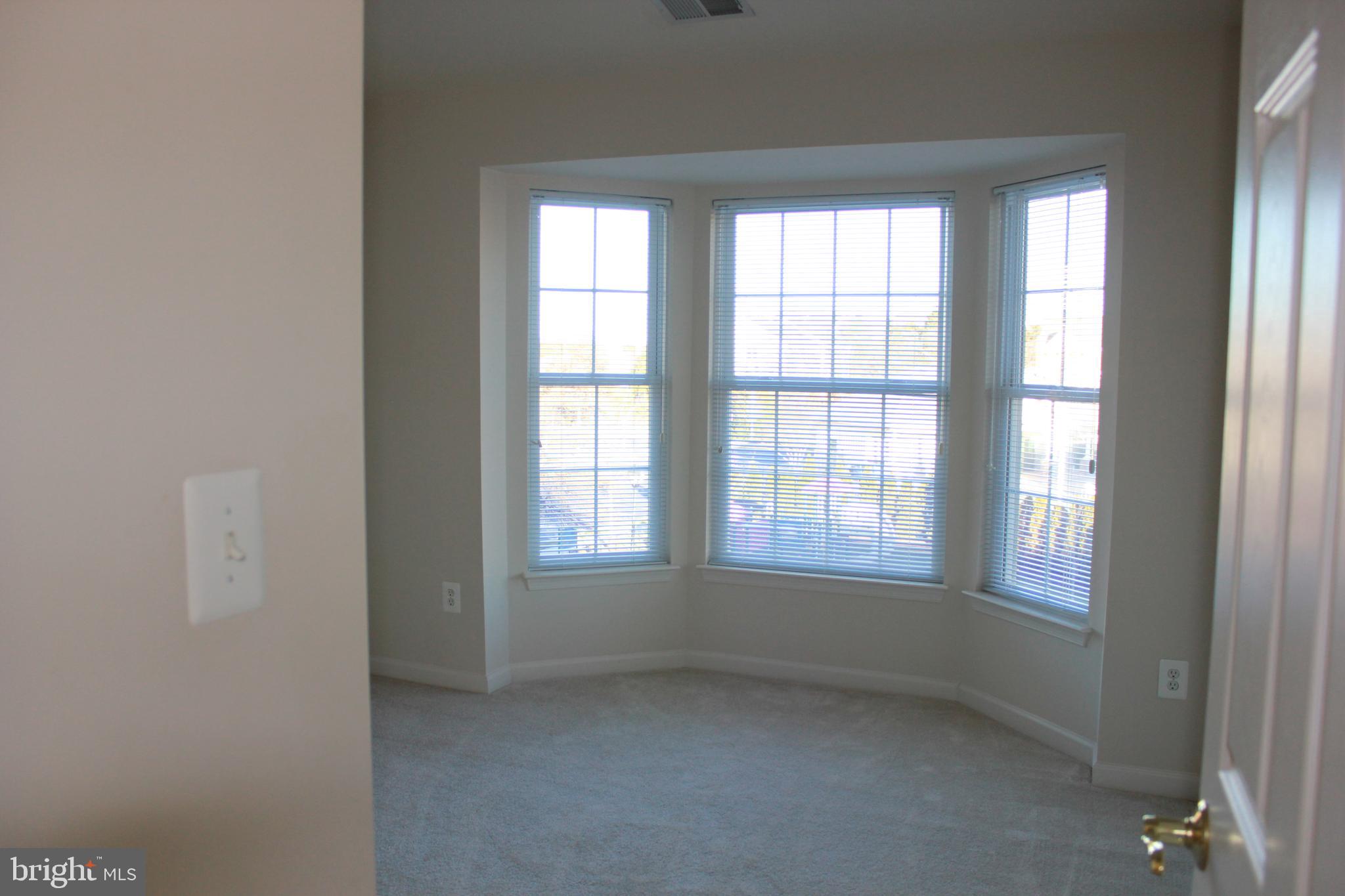 LOUDOUN VALLEY ESTATES - Residential Lease