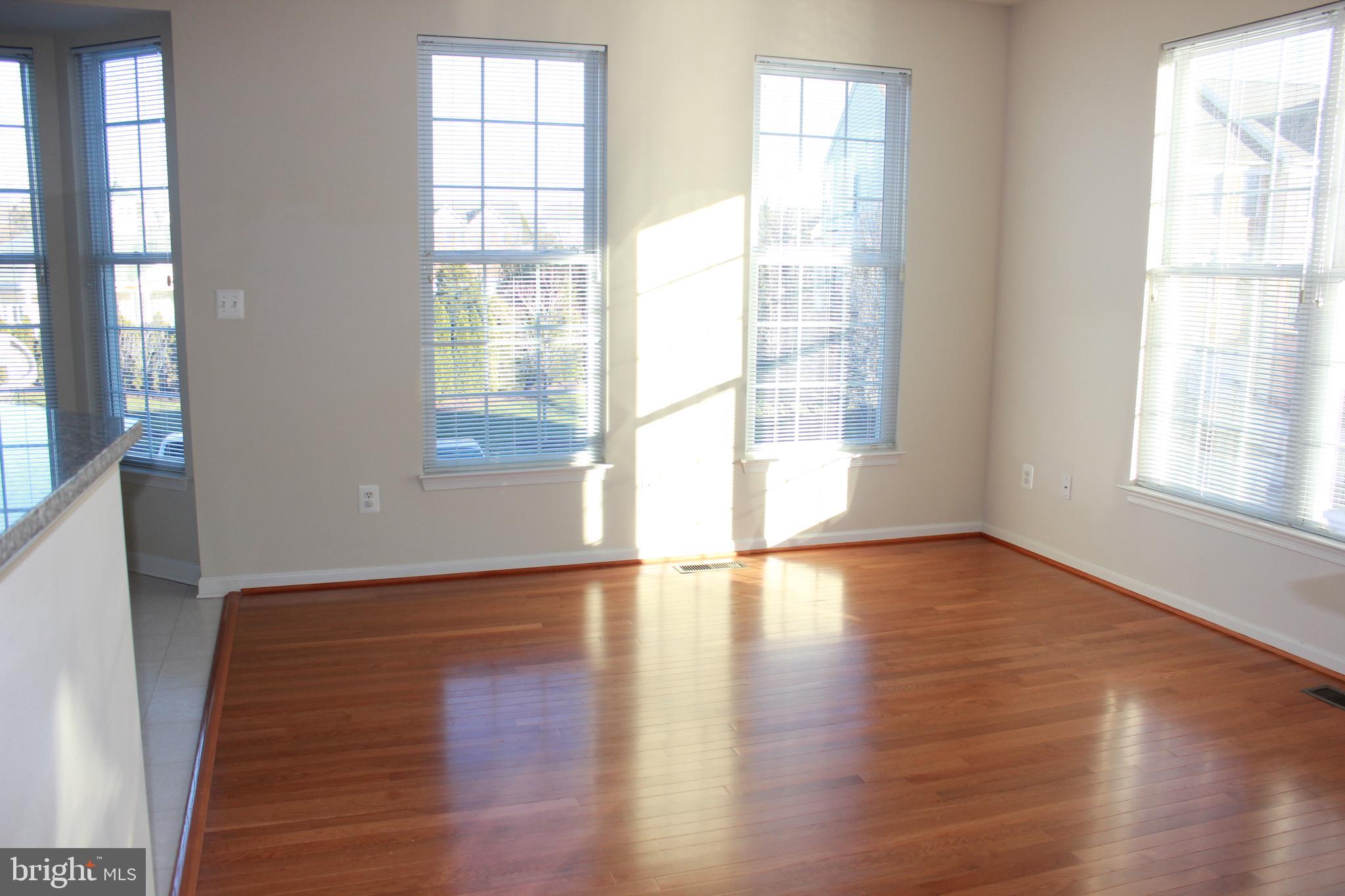 LOUDOUN VALLEY ESTATES - Residential Lease