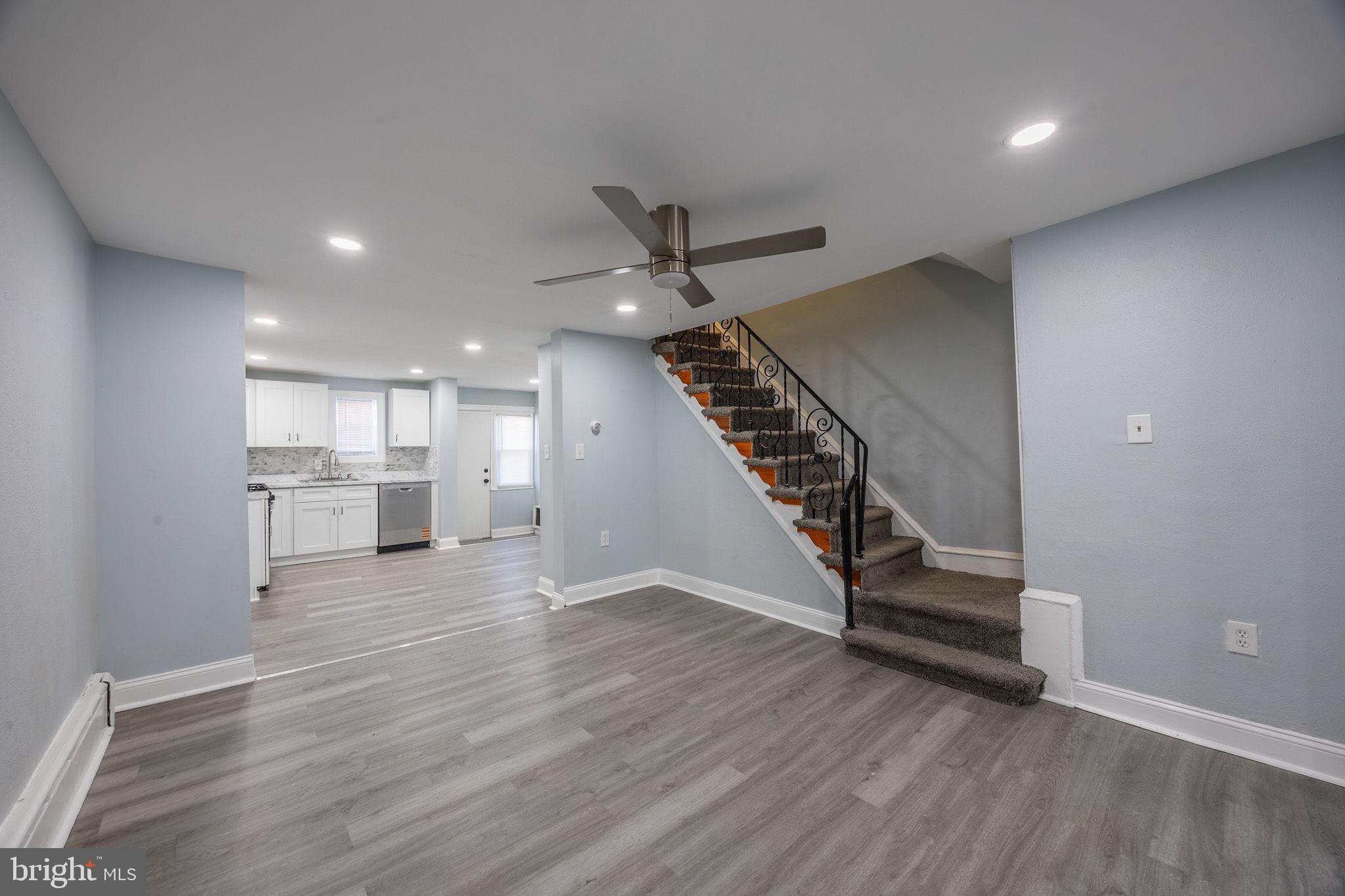 ELMWOOD PARK - Residential