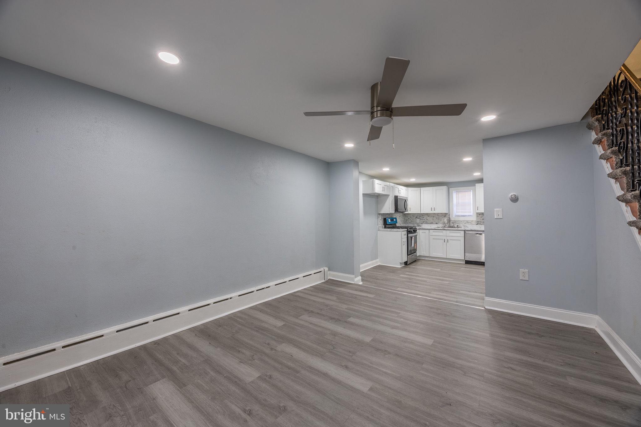 ELMWOOD PARK - Residential