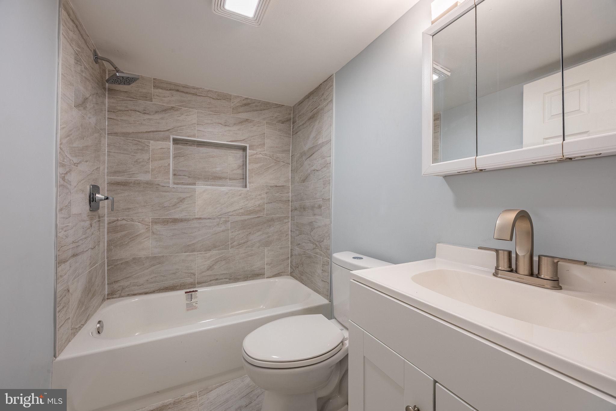 ELMWOOD PARK - Residential