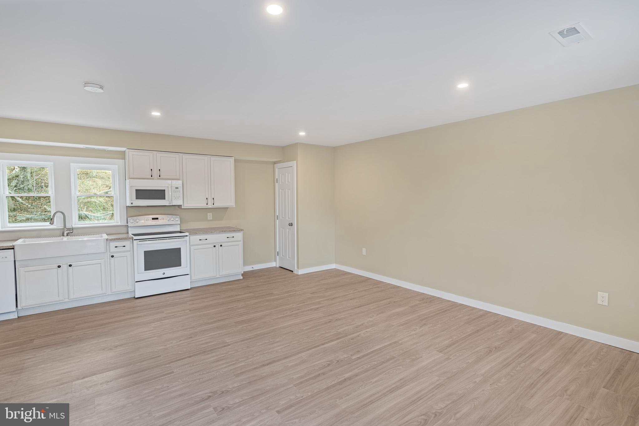 57 S LIMEKILN PIKE 1