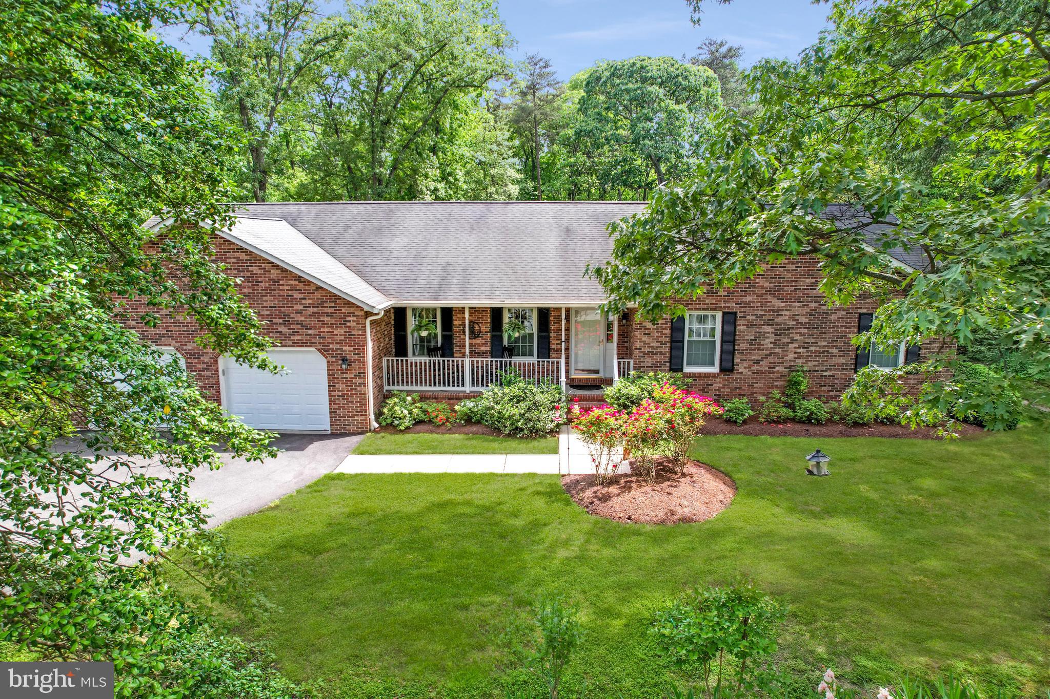 HAMPTON CHASE - Residential