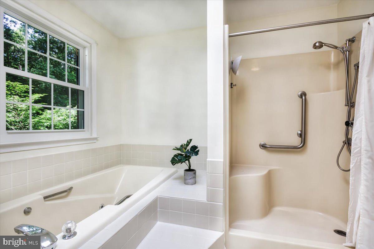 HAMPTON CHASE - Residential