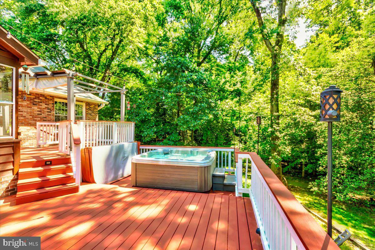 HAMPTON CHASE - Residential