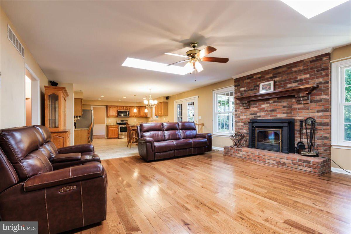 HAMPTON CHASE - Residential