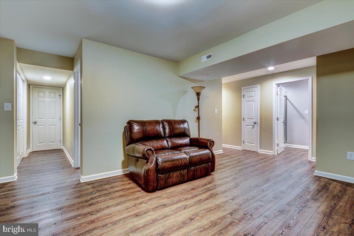 HAMPTON CHASE - Residential