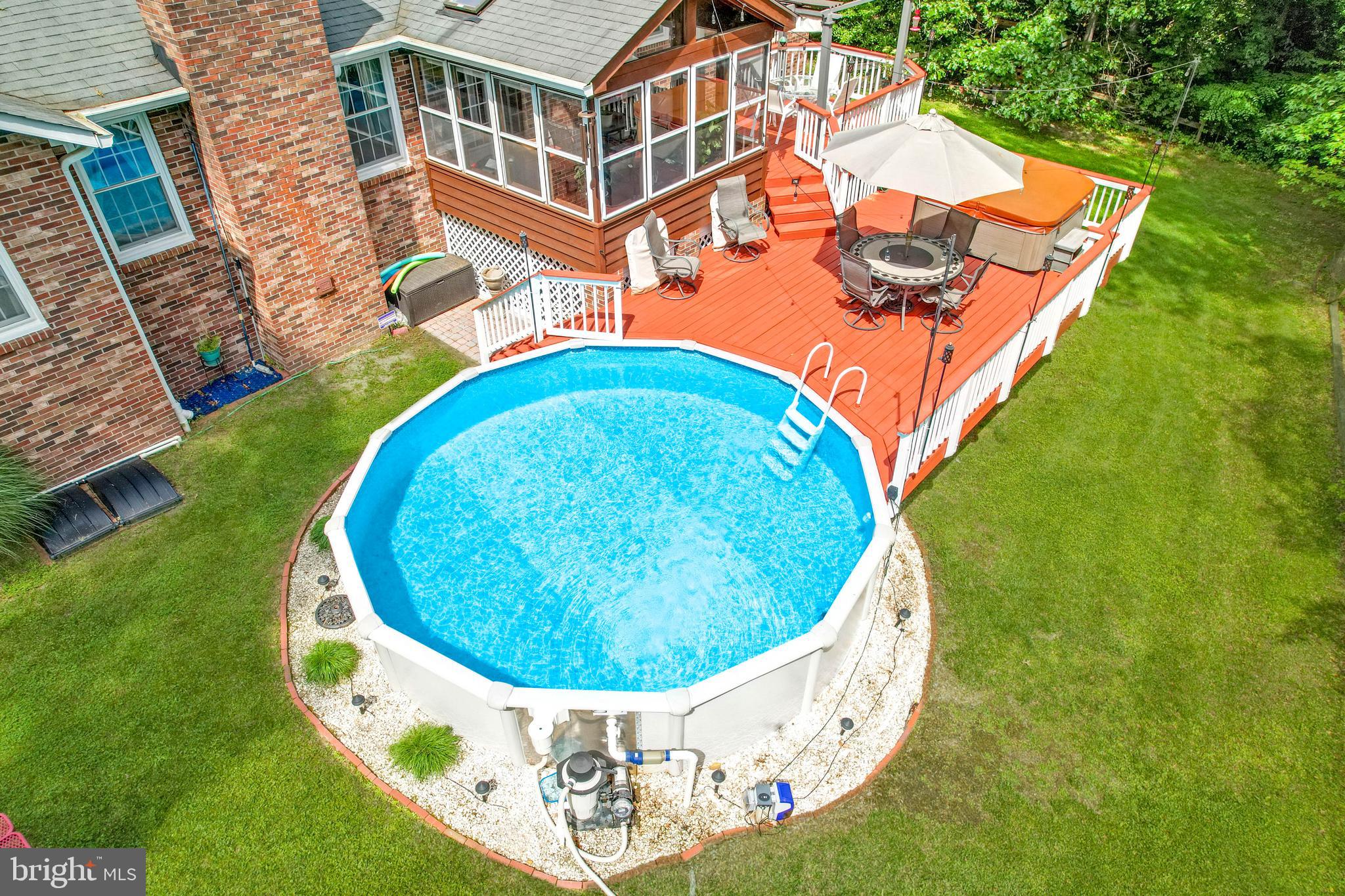 HAMPTON CHASE - Residential