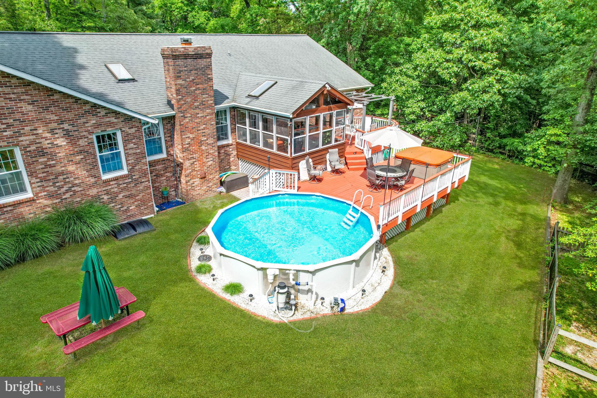 HAMPTON CHASE - Residential