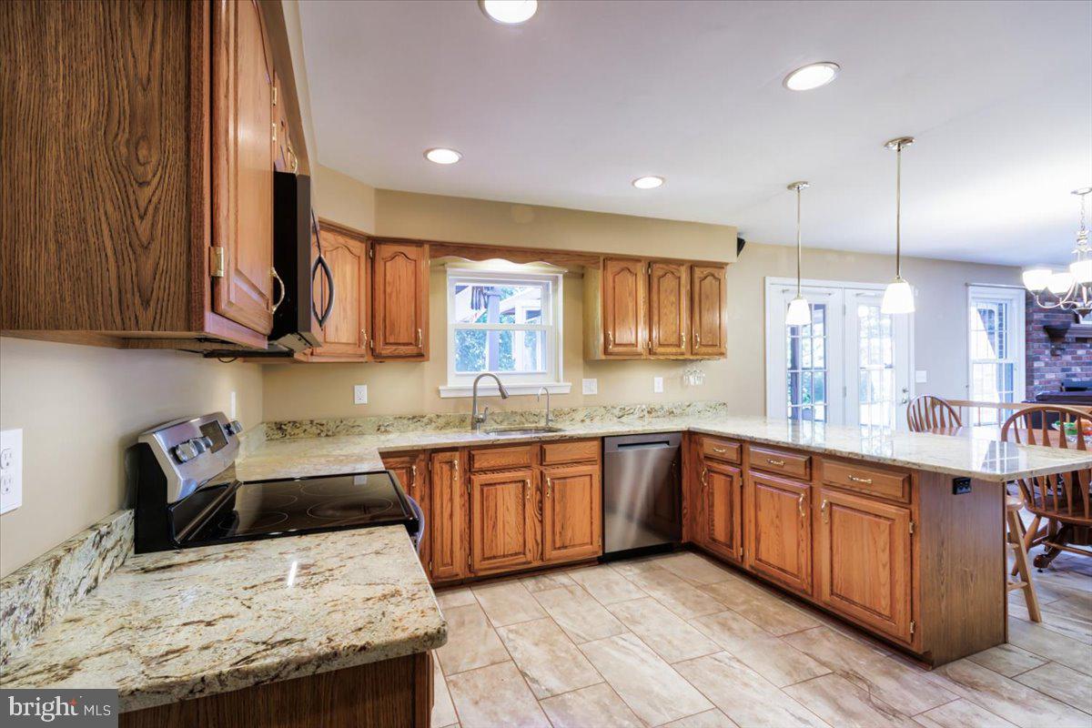 HAMPTON CHASE - Residential