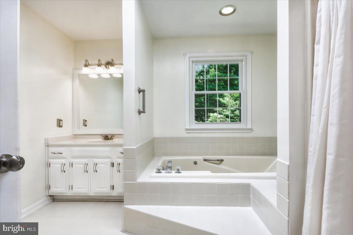 HAMPTON CHASE - Residential