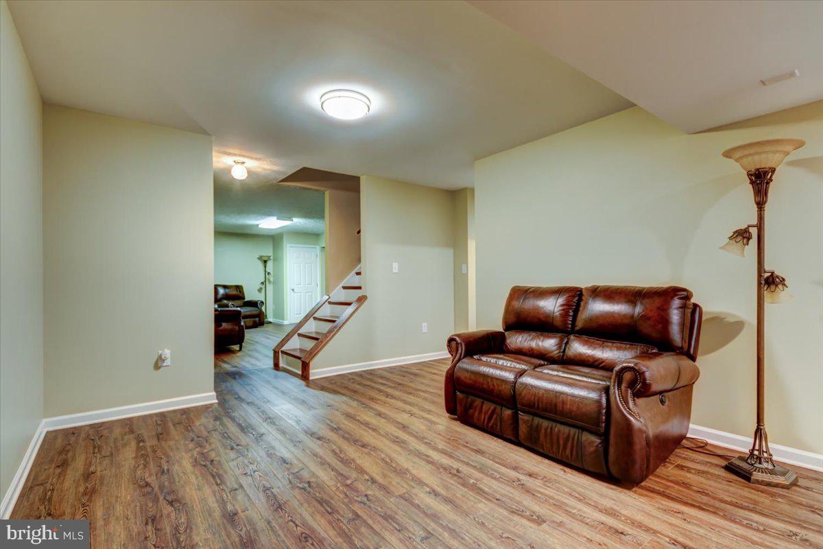 HAMPTON CHASE - Residential