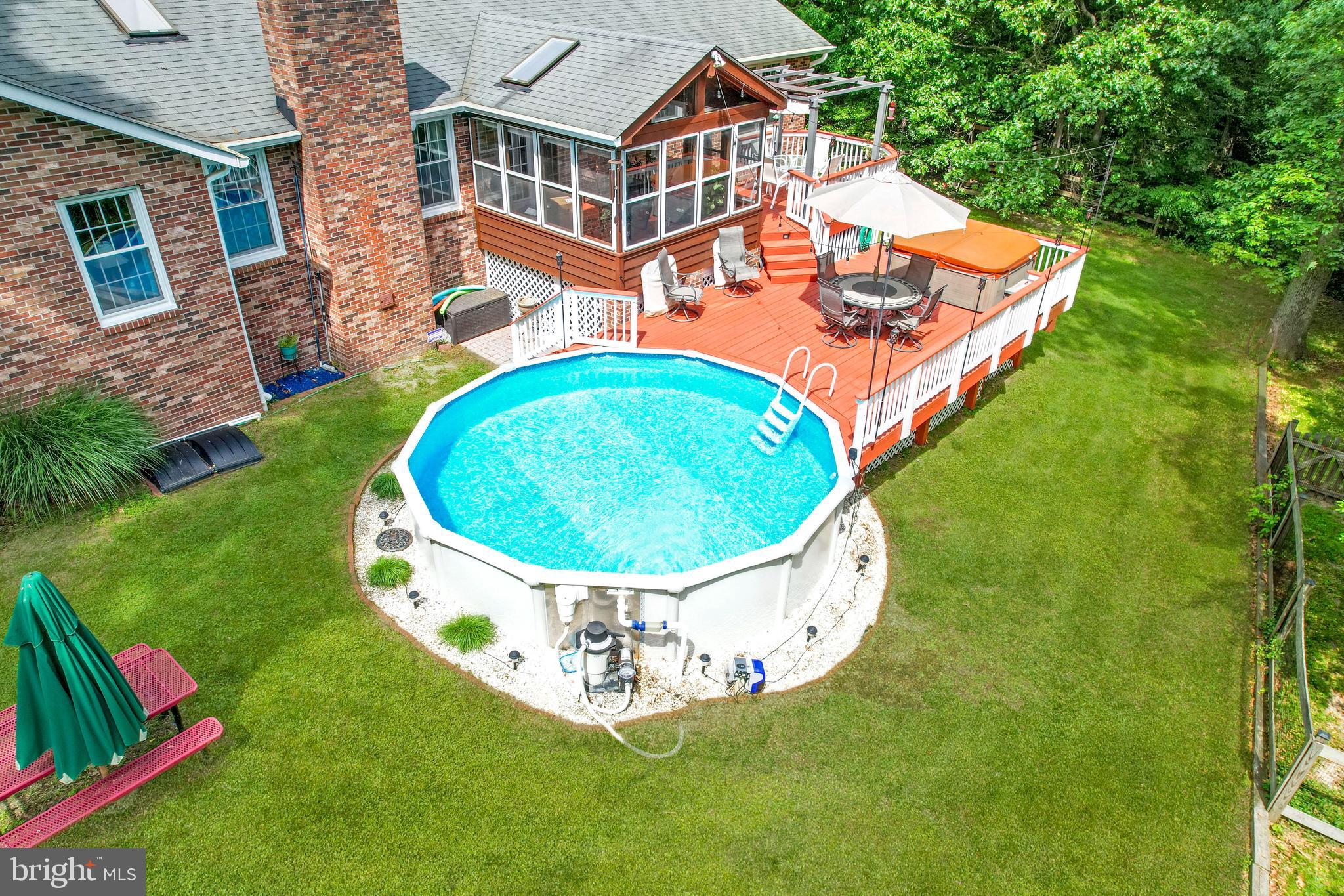 HAMPTON CHASE - Residential