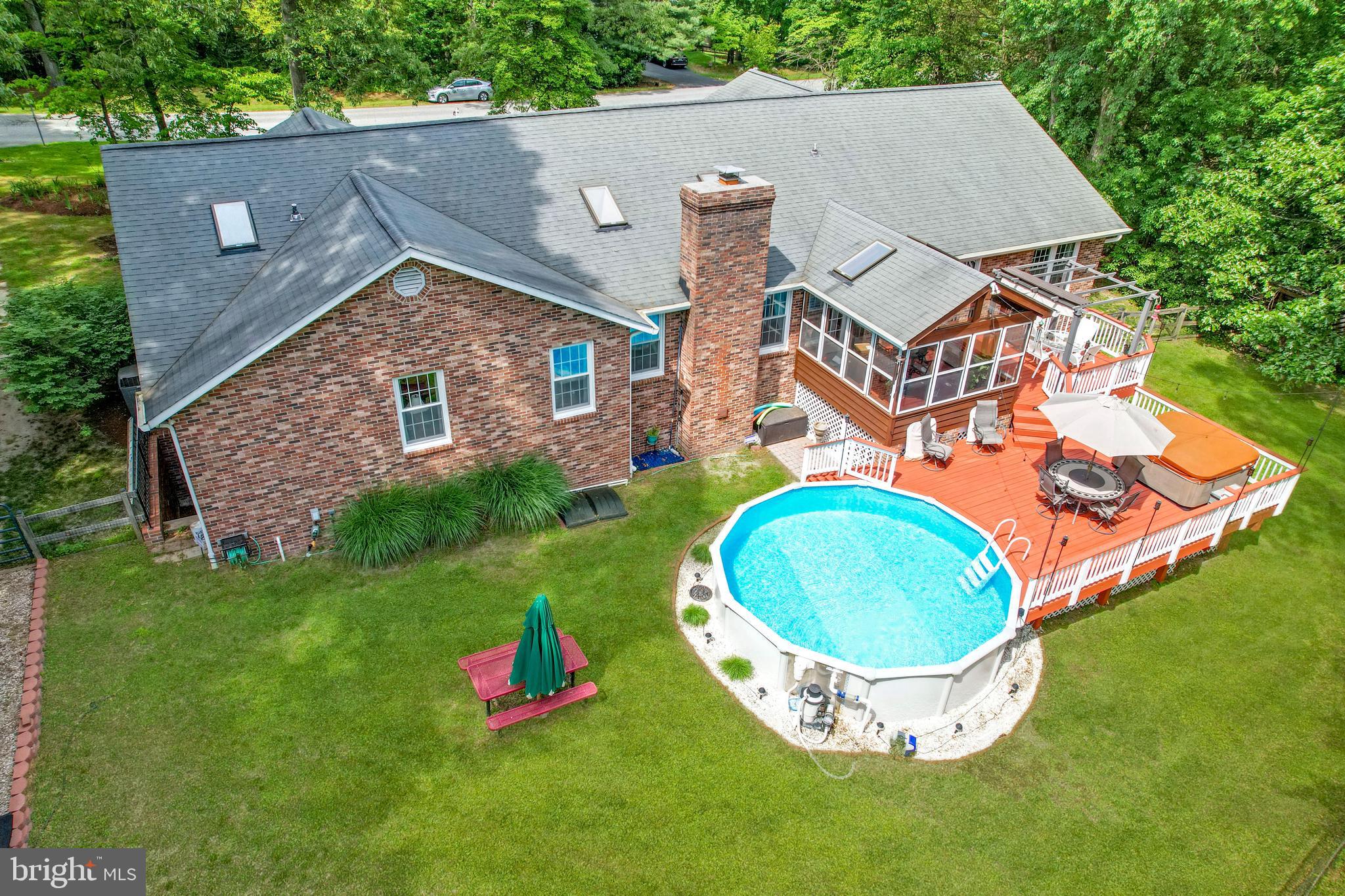 HAMPTON CHASE - Residential