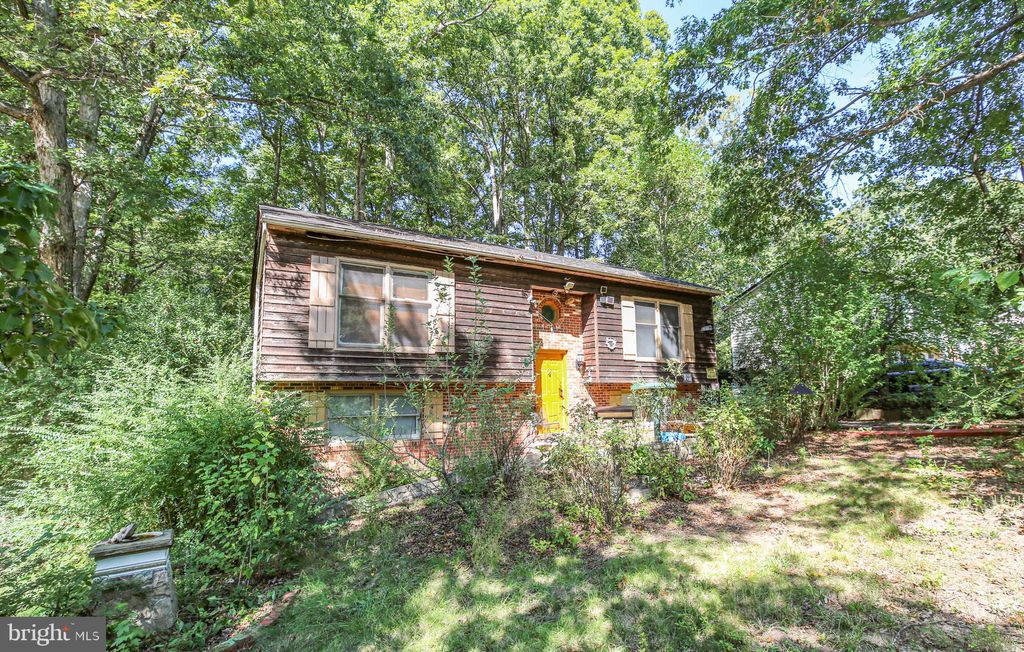 Photo of 207 Durham Drive, FREDERICKSBURG, VA 22407 (MLS # VASP2036676)
