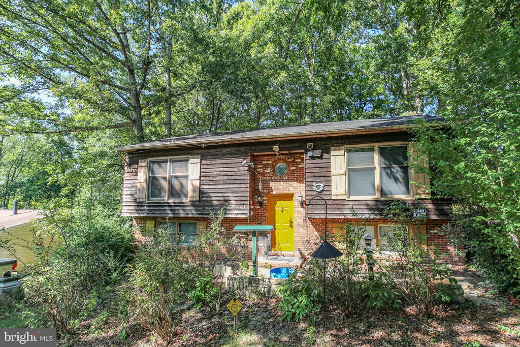 Photo of 207 Durham Drive, FREDERICKSBURG, VA 22407 (MLS # VASP2036676)
