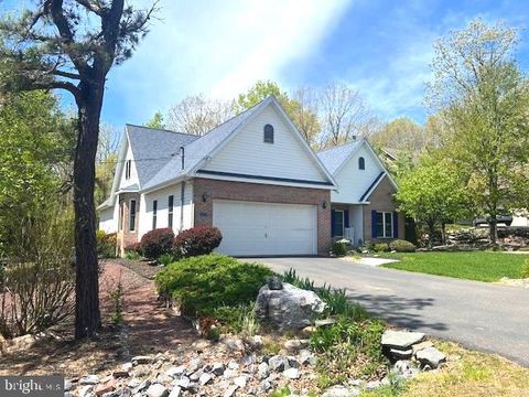 1 PINEWOOD CIRCLE HAZLETON PA 18202