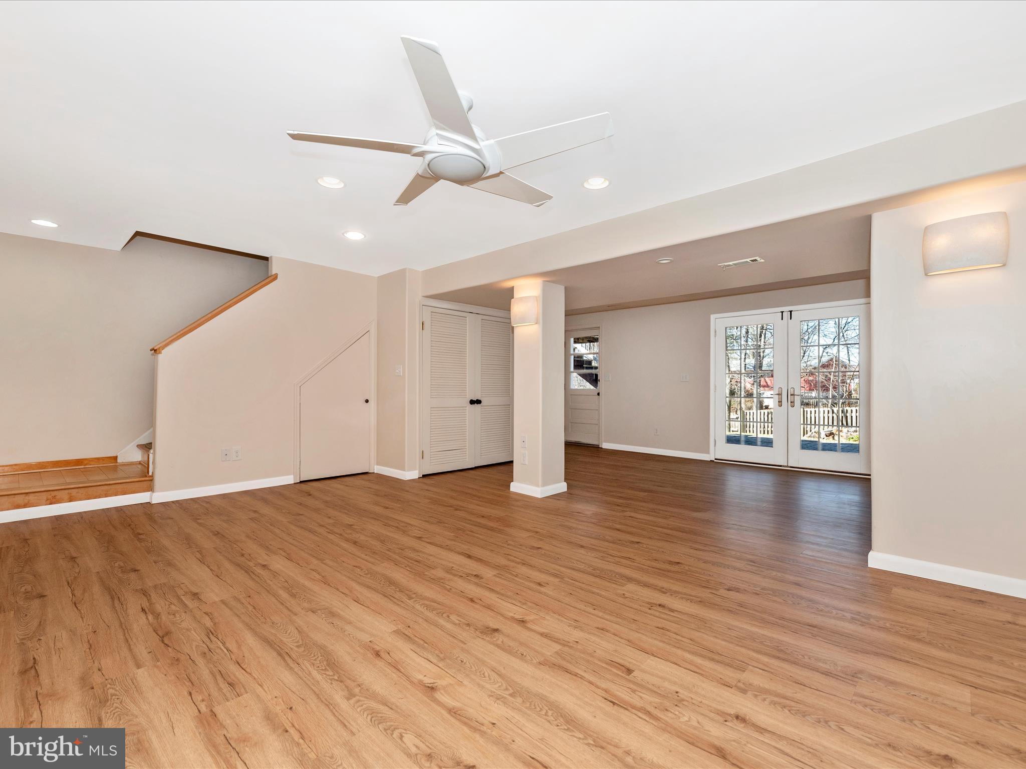 CARROLL SQUARE - Residential