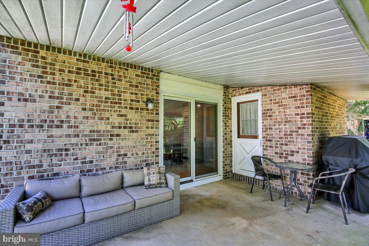 1616 SHERWOOD ROAD