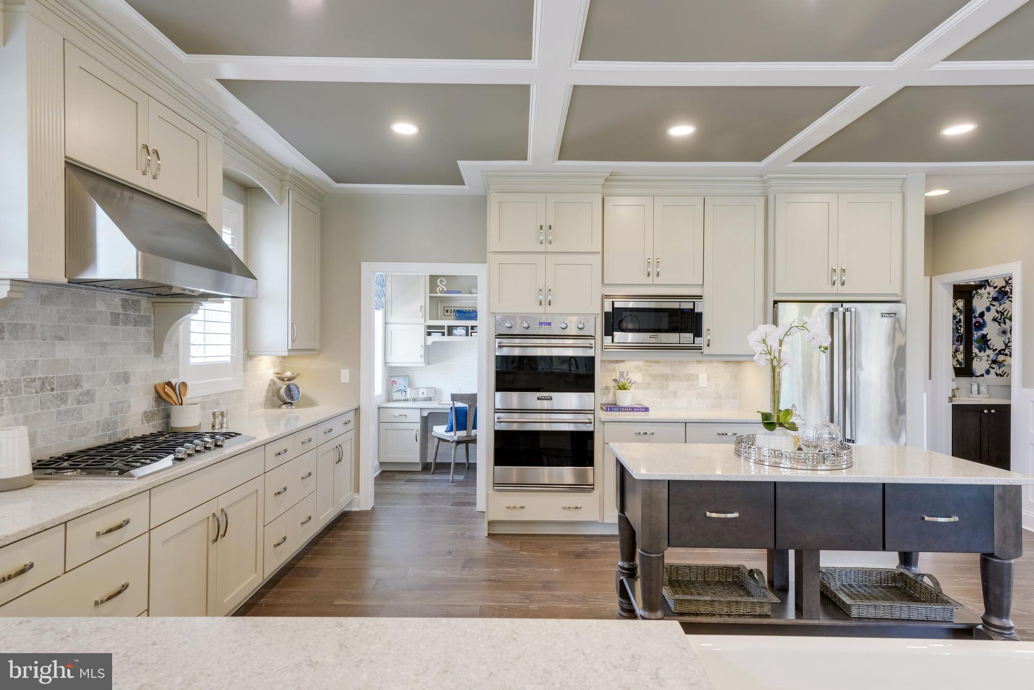 CHANNEL POINTE - Residential