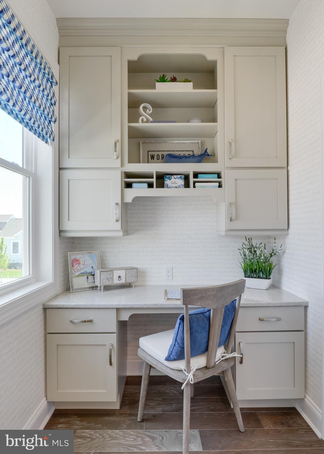 CHANNEL POINTE - Residential