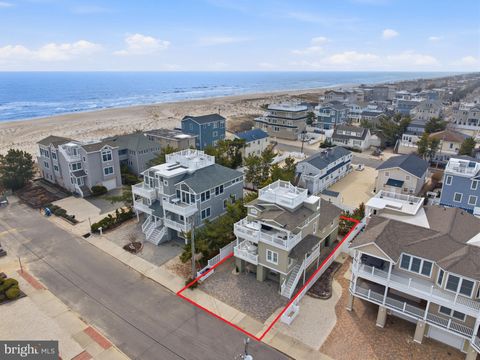Homes For Sale - 130 E Pennsylvania Ave<br/> LONG BEACH TOWNSHIP, NJ 08008