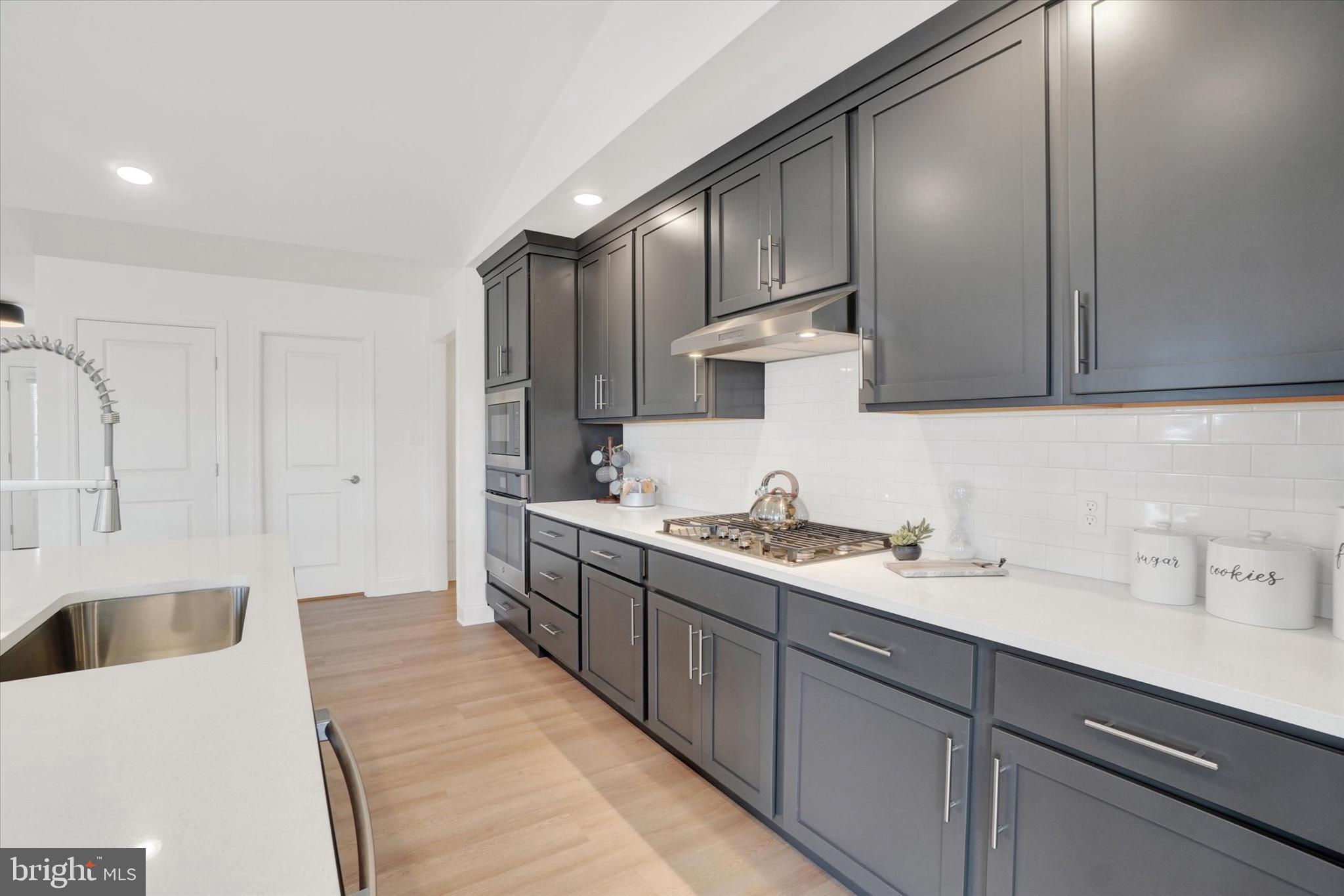 EAGLES VIEW - Residential