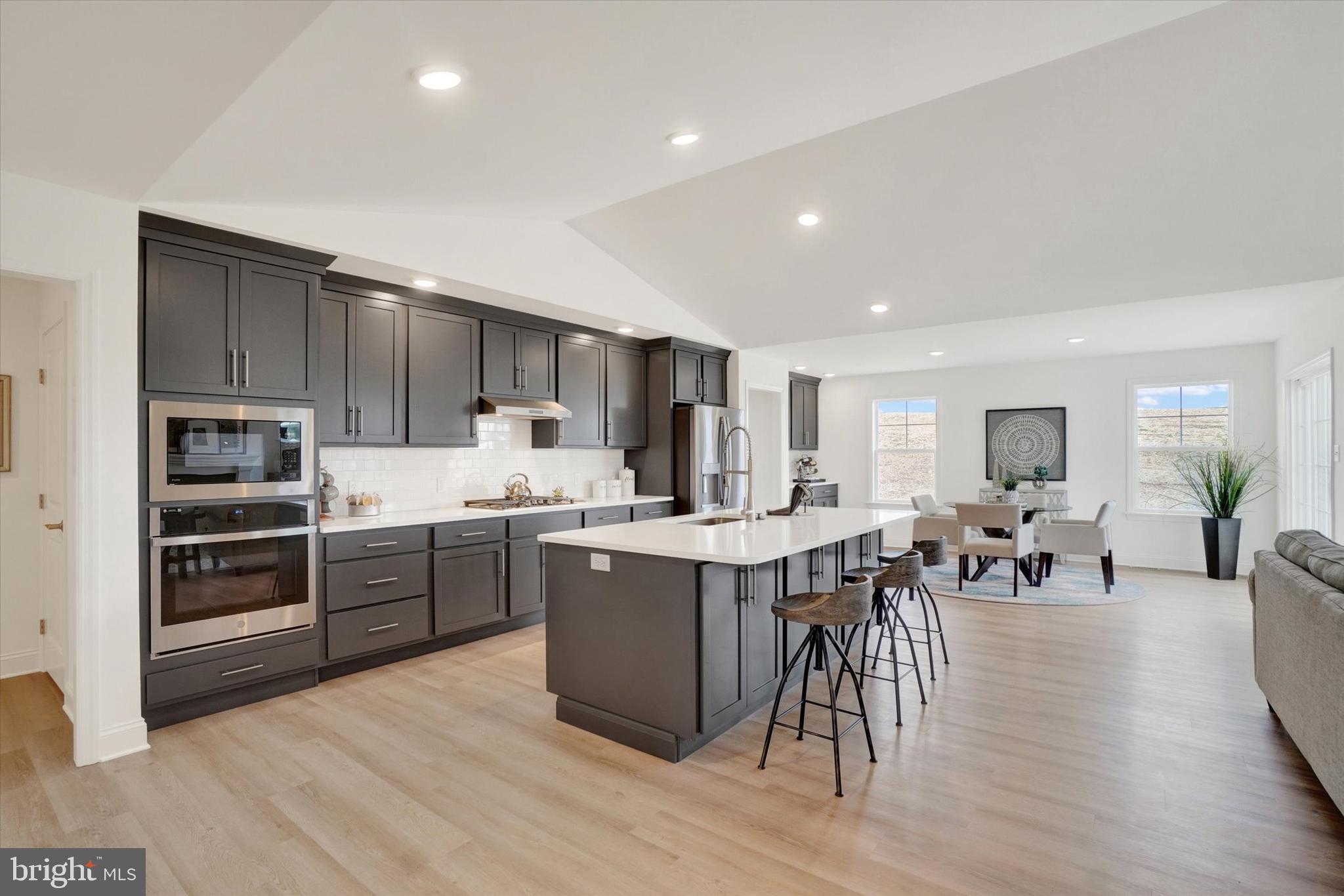 EAGLES VIEW - Residential