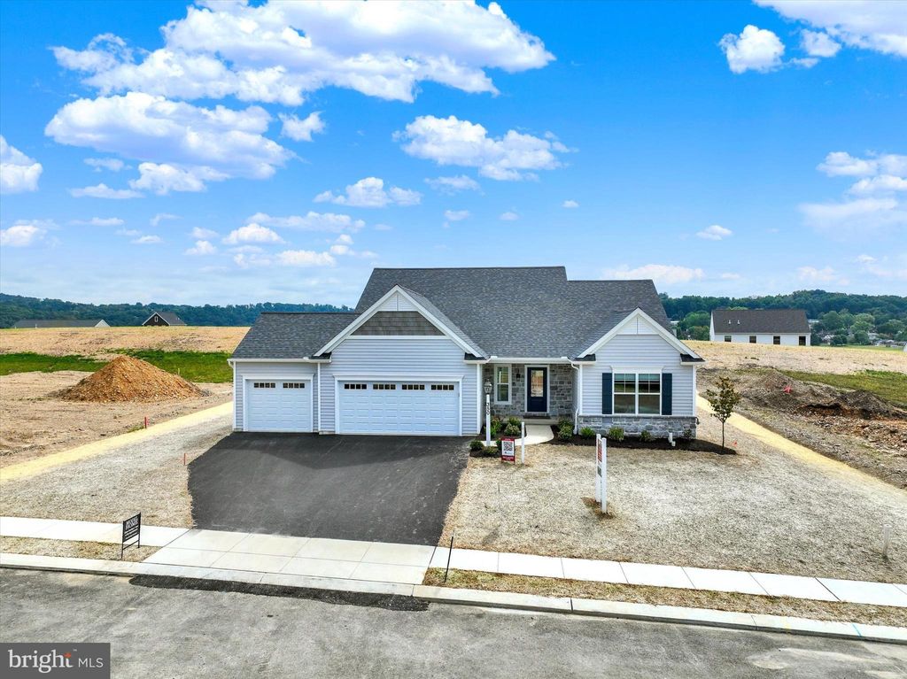 Photo of 350 Lloyds Lane, YORK, PA 17406 (MLS # PAYK2083964)