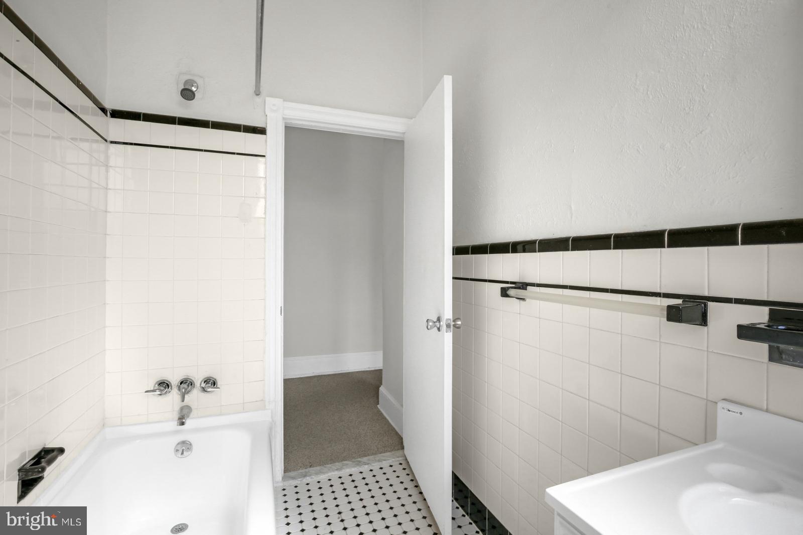 PASSYUNK SQUARE - Residential Lease