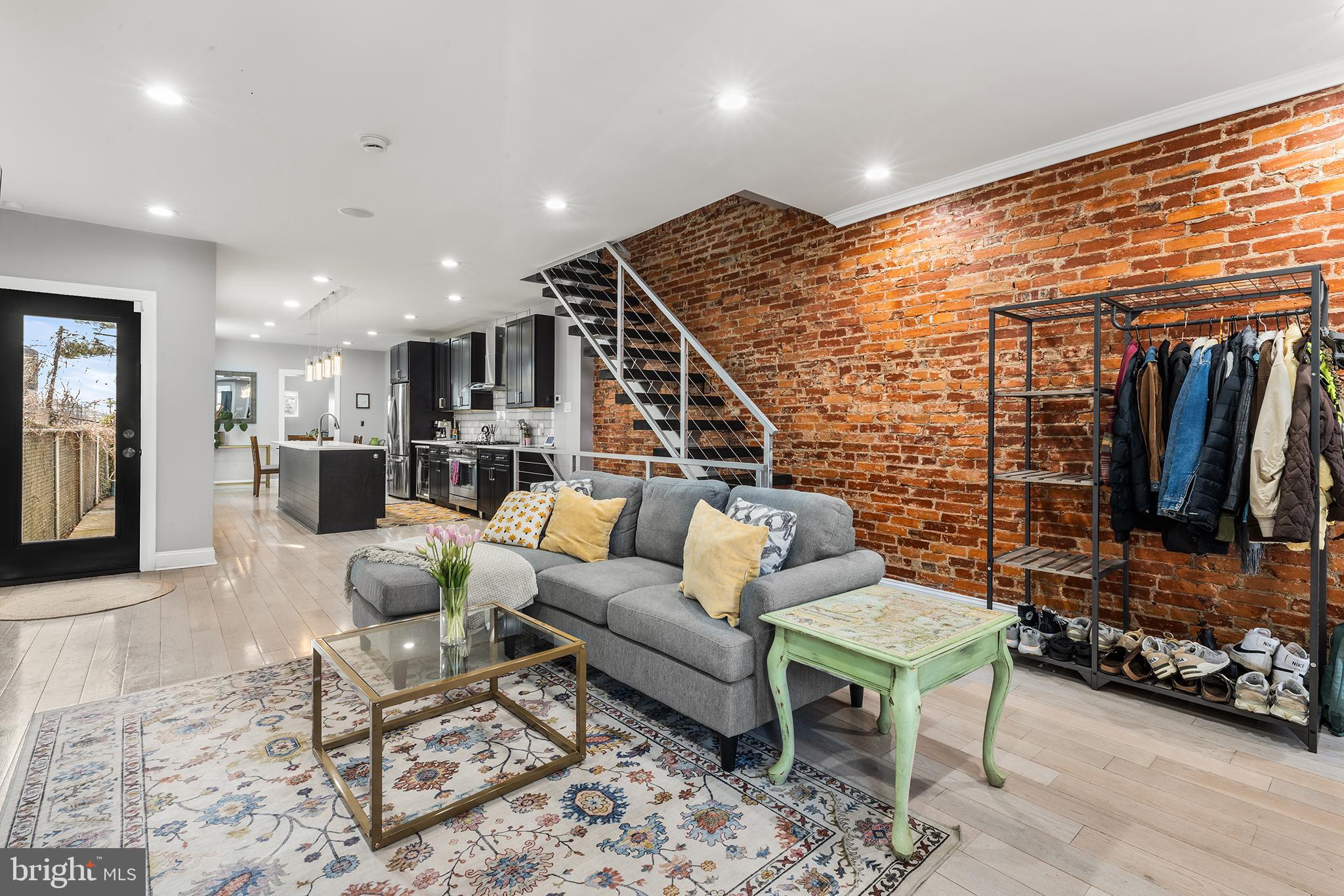 UNIVERSITY CITY - Residential