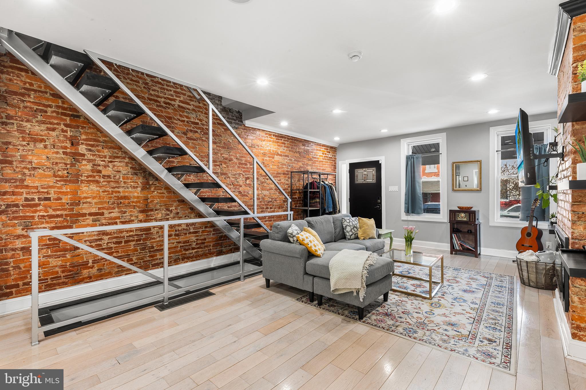 UNIVERSITY CITY - Residential