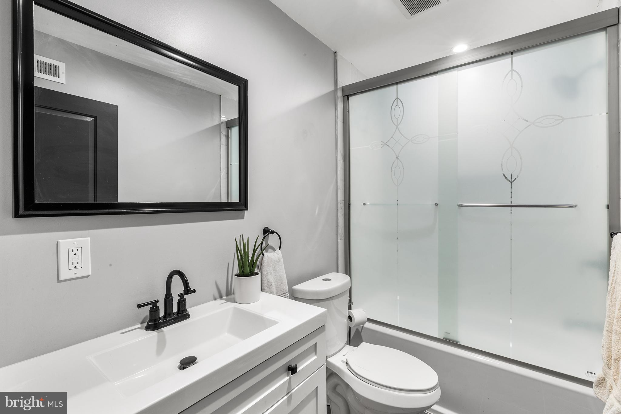 UNIVERSITY CITY - Residential