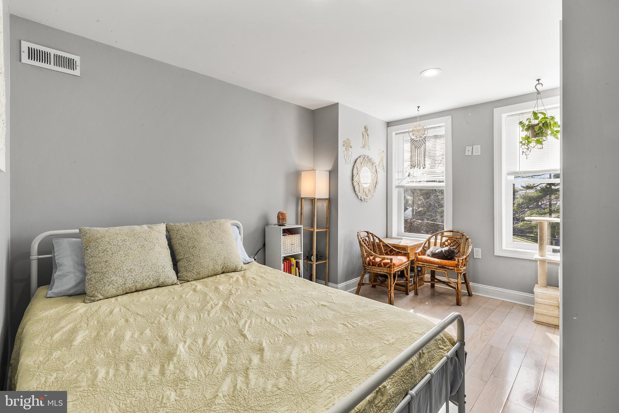 UNIVERSITY CITY - Residential