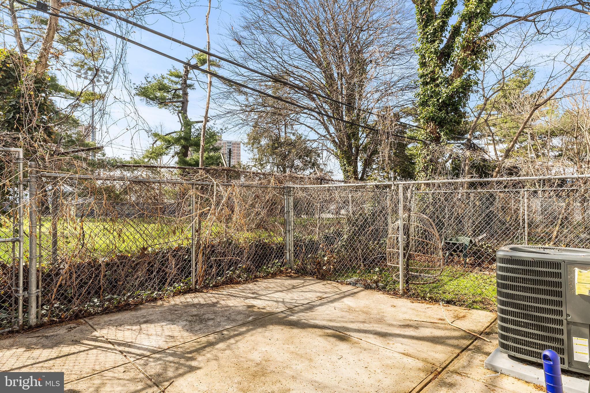 UNIVERSITY CITY - Residential