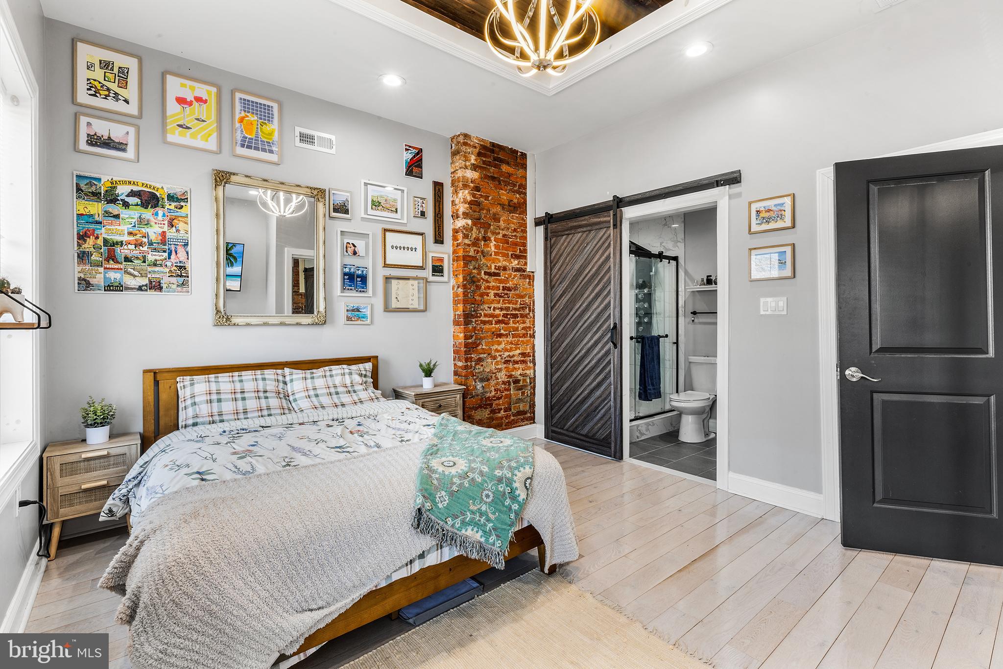 UNIVERSITY CITY - Residential