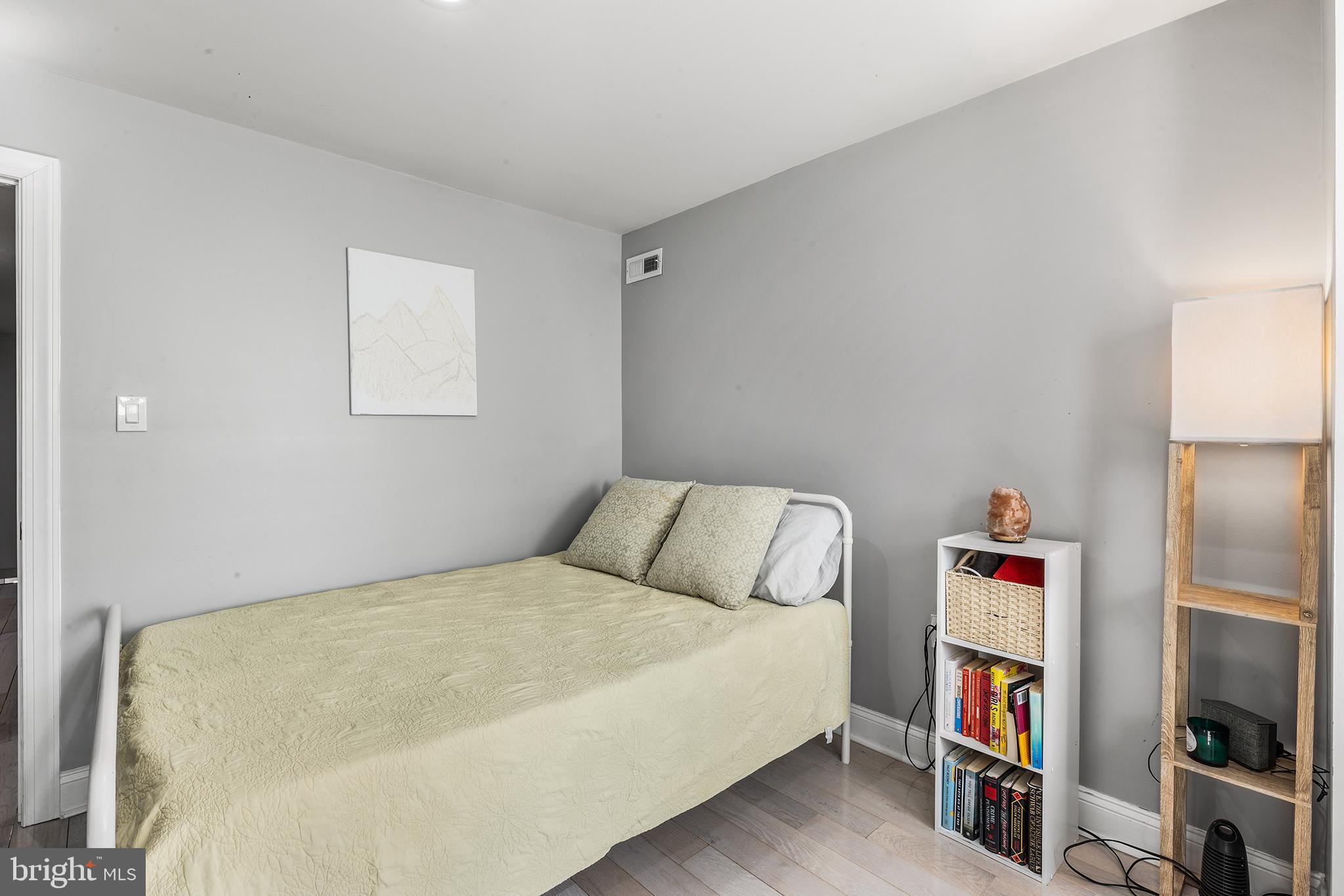 UNIVERSITY CITY - Residential