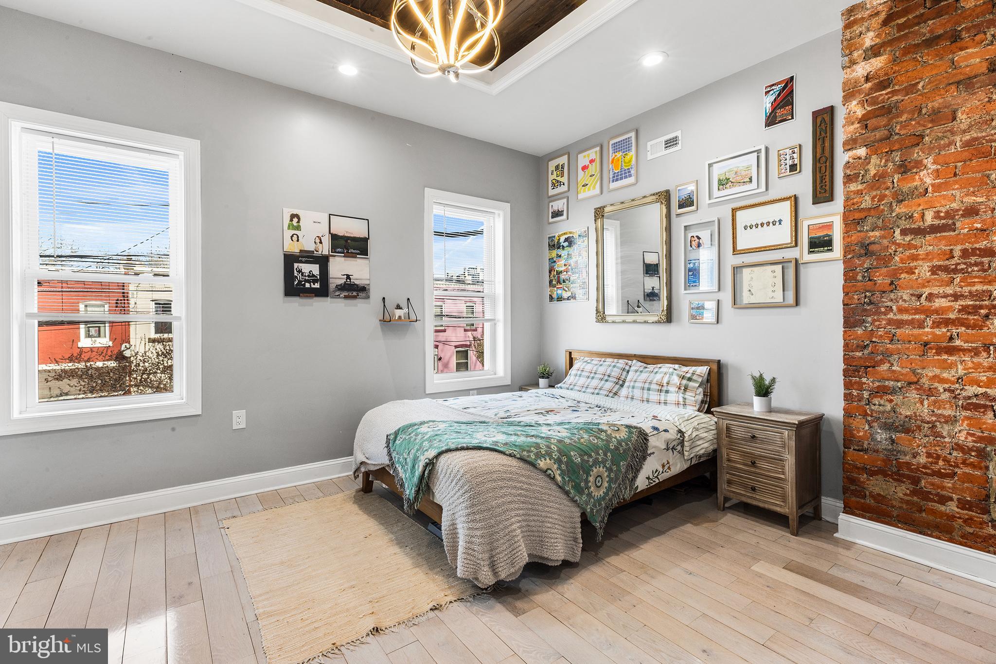 UNIVERSITY CITY - Residential