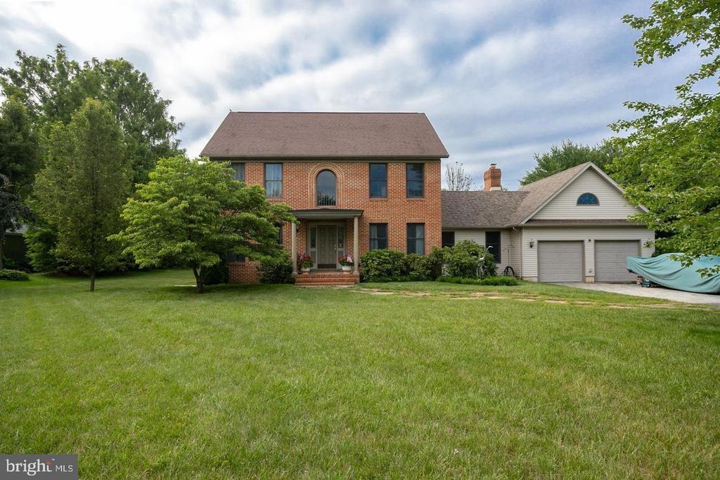 Photo of 4 Candlelight Drive, BEVERLY, NJ 08010 (MLS # NJBL2097174)