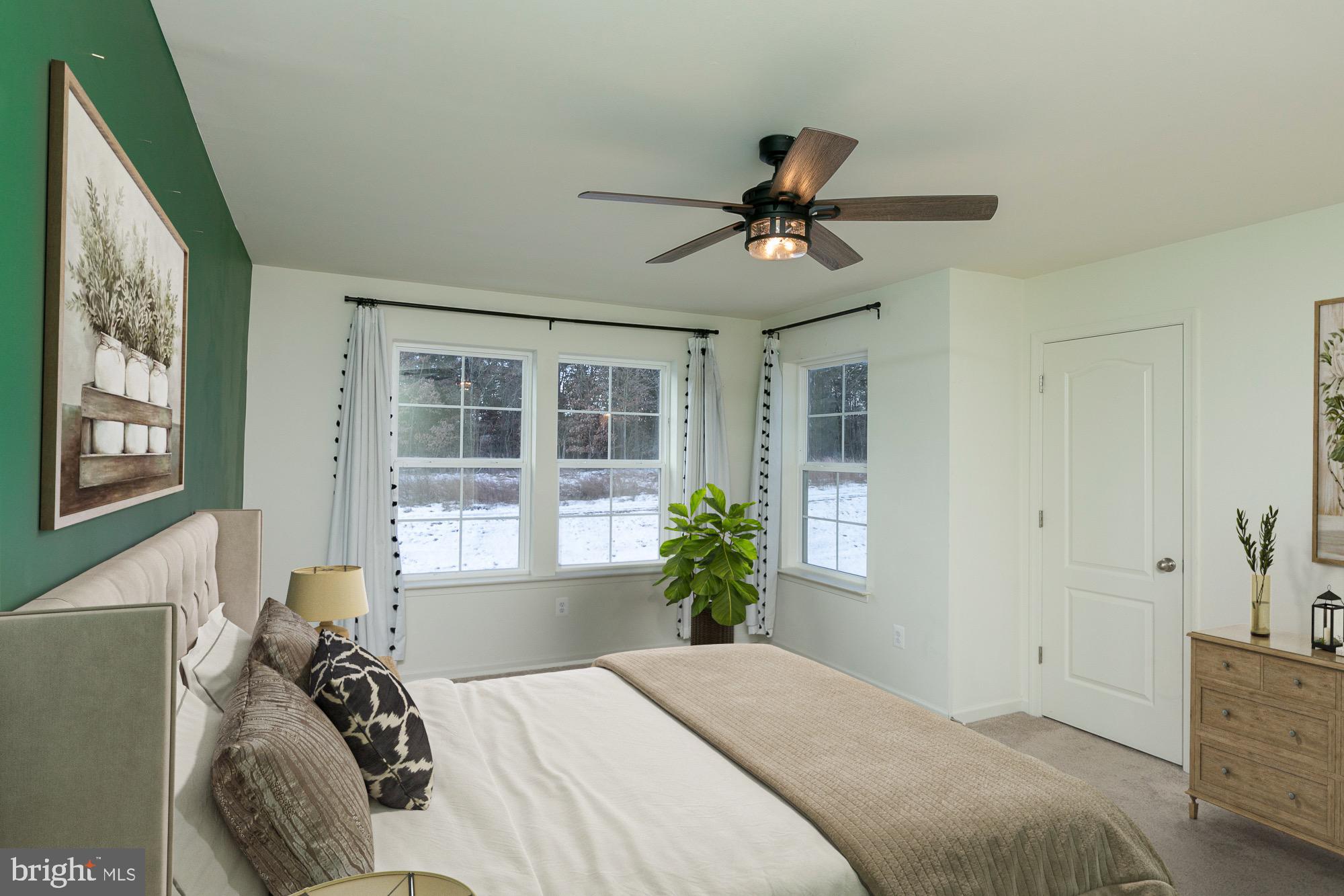 WHISPERING PINES - Residential