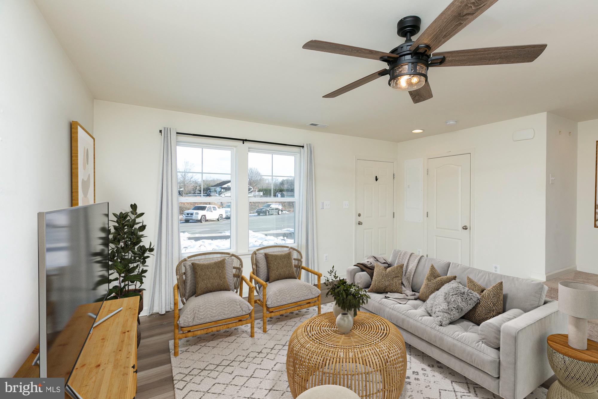 WHISPERING PINES - Residential