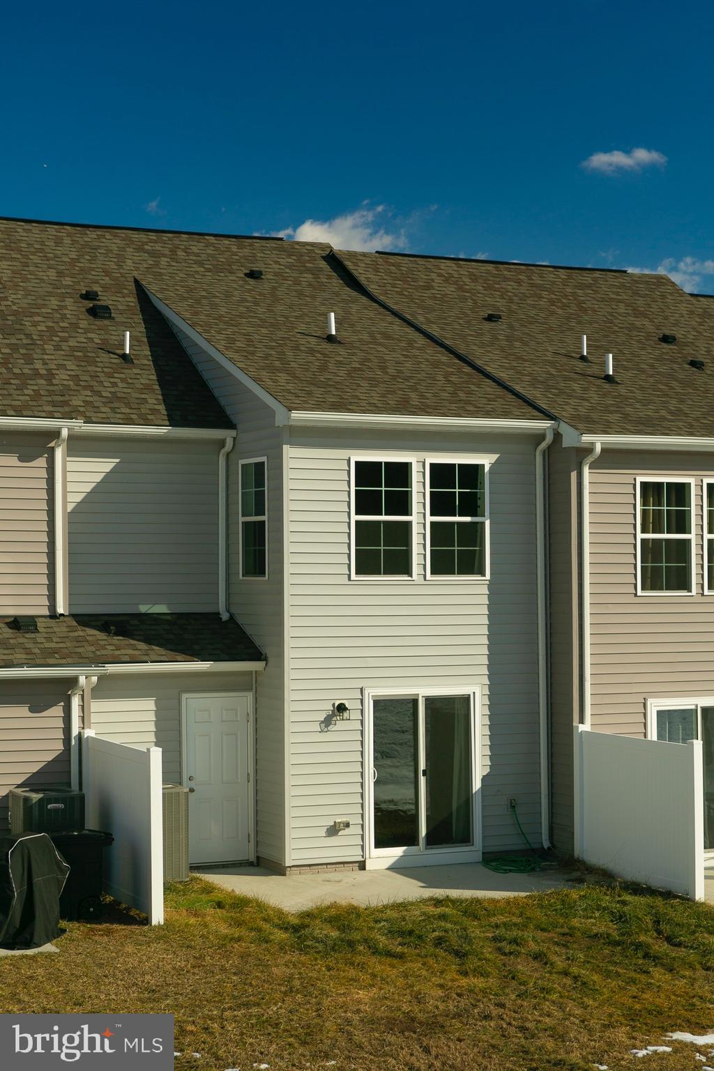 WHISPERING PINES - Residential