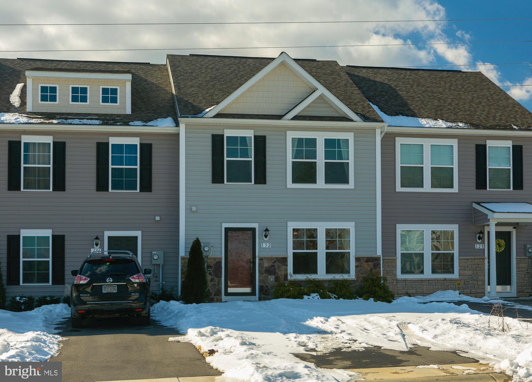 WHISPERING PINES - Residential