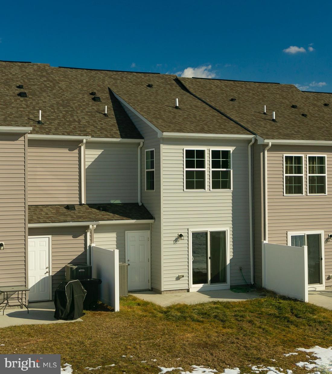 WHISPERING PINES - Residential